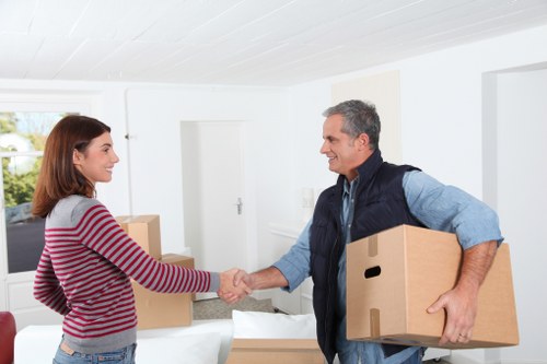 Flexible Cheam van transport for household and business items
